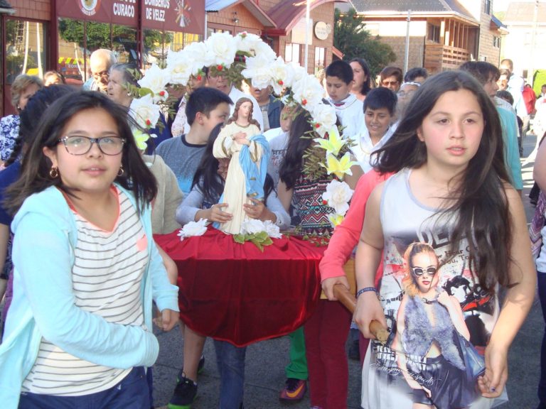 Celebración de Primera Eucaristía en Curaco de Vélez