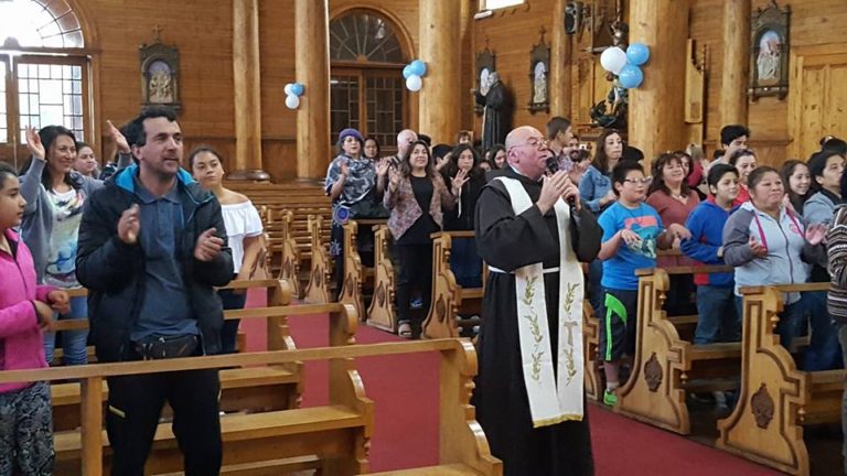 Inicia la catequesis en la Parroquia Apóstol Santiago de Castro