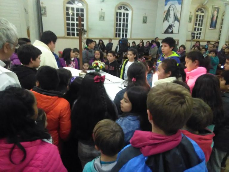 Festiva misa para niños marca el inicio de la catequesis en Ancud