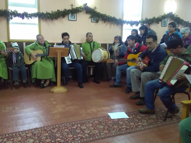 Misa chilota para celebrar el día del trabajador en la Capilla Cristo Obrero