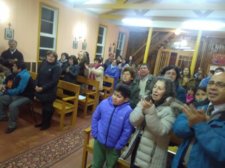 Celebración a la Virgen de Fátima en la Capilla Cristo Obrero de Ancud