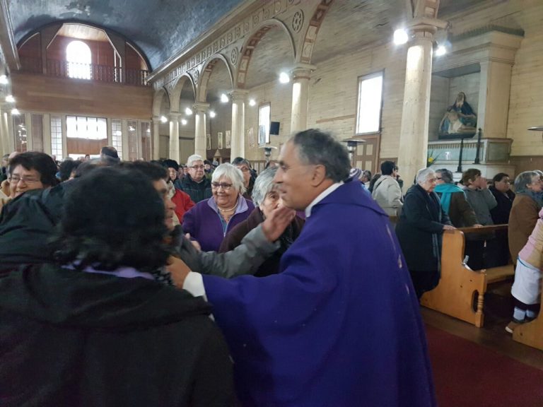 Celebración a nuestros mayores en el Templo de Chonchi