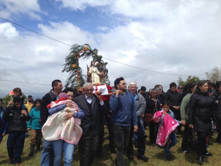 Cientos de fieles celebraron a Jesús de la Buena Esperanza en Putemun