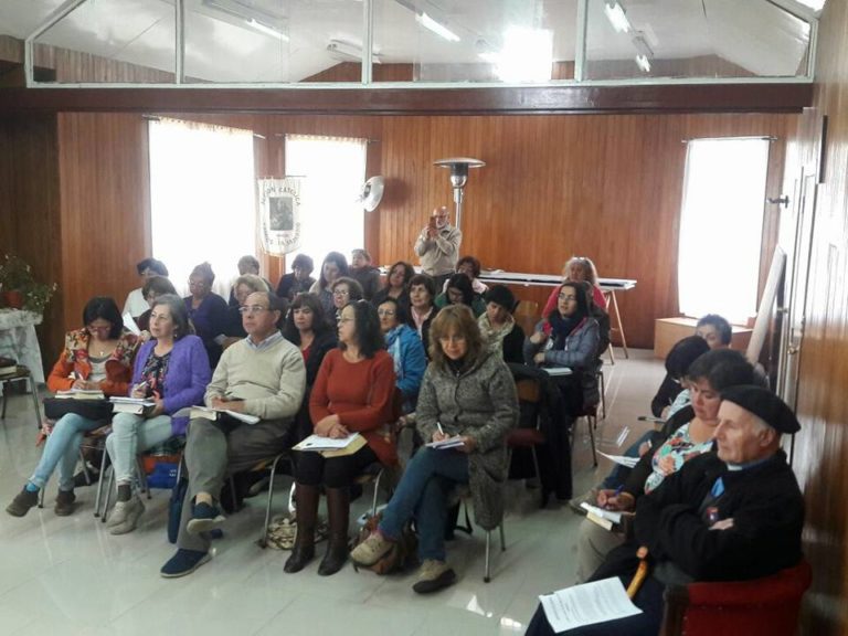 Taller en Mariología se desarrolló en la Parroquia El Sagrario de Ancud