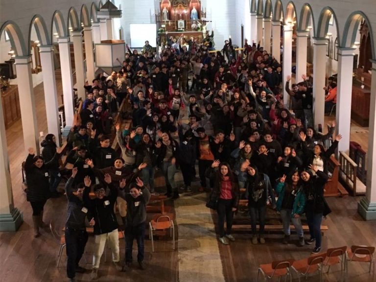 Parroquia de Dalcahue y Tenaún celebraron la fe con la juventud