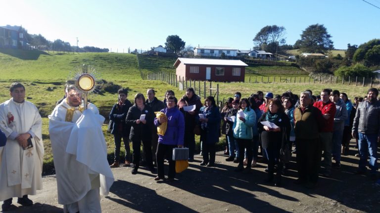 Parroquia JPII concluye la peregrinación de Jesús Pan de Vida en la comunidad de Quinched