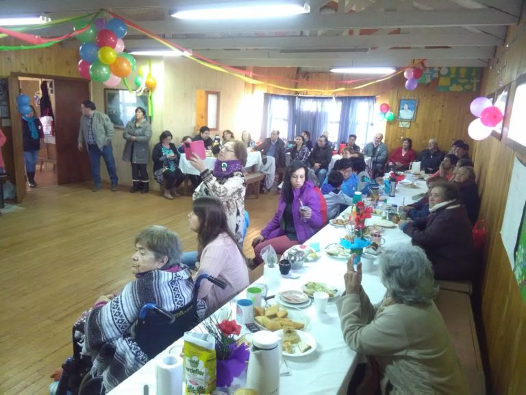 Capilla Cristo Obrero realizó la tradicional Mateada solidaria para los adultos mayores