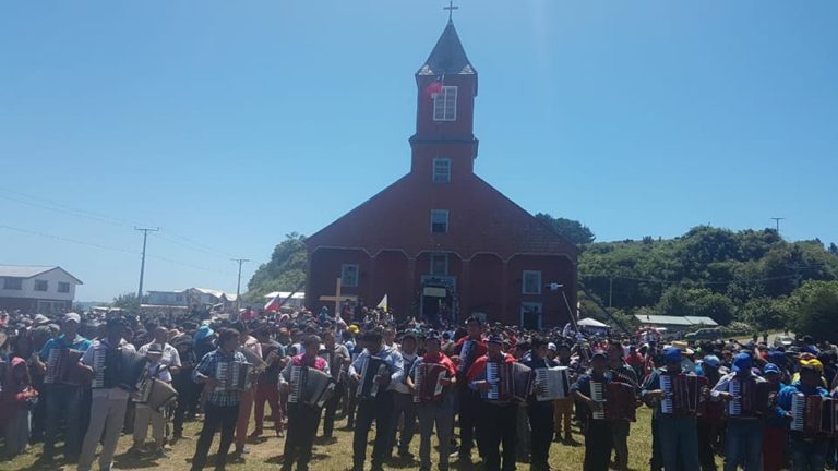 Santuario de Caguach amenazado por la eventual concesión de mitilicultura