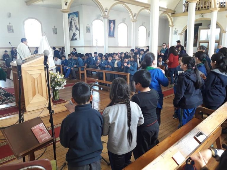 El Sagrario de Ancud, comienza el Mes de María con los colegios de su territorio parroquial