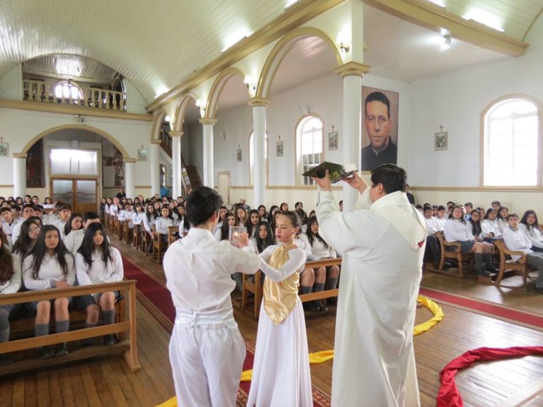 Acción de gracias de los jóvenes al finalizar su enseñanza media en el Colegio Seminario Conciliar