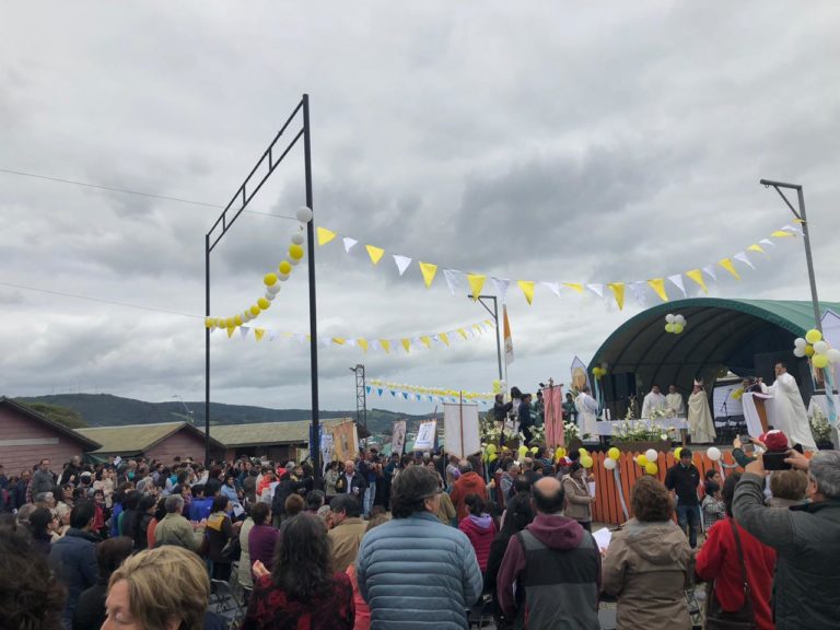 “La Familia se fortalece en la Eucaristía” bajo este lema se vivió la fiesta costumbrista católica en Ancud