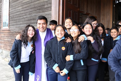 Liceo Ramón Freire de Achao participó en Santa Misa realizada por inicio del año escolar