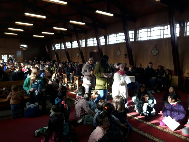 Parroquia Buen Pastor Ancud celebró Corpus Christi, junto a los más pequeños de la comunidad