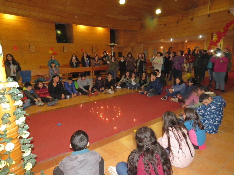 Con teatro, dinámicas y oración la Parroquia Sagrado Corazón celebró Pentecostés