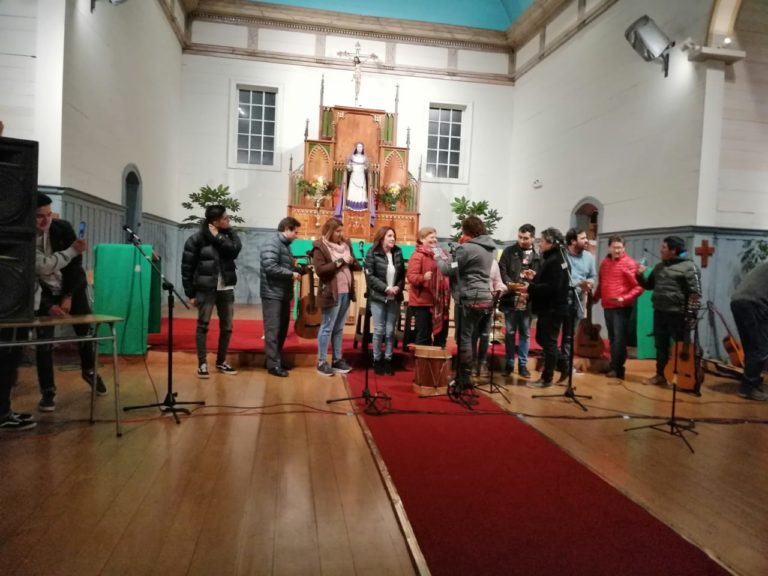 Parroquia de Dalcahue realizó Cantata Solidaria