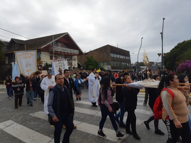 Parroquias de Ancud se unen para celebrar a Jesús Pan de Vida