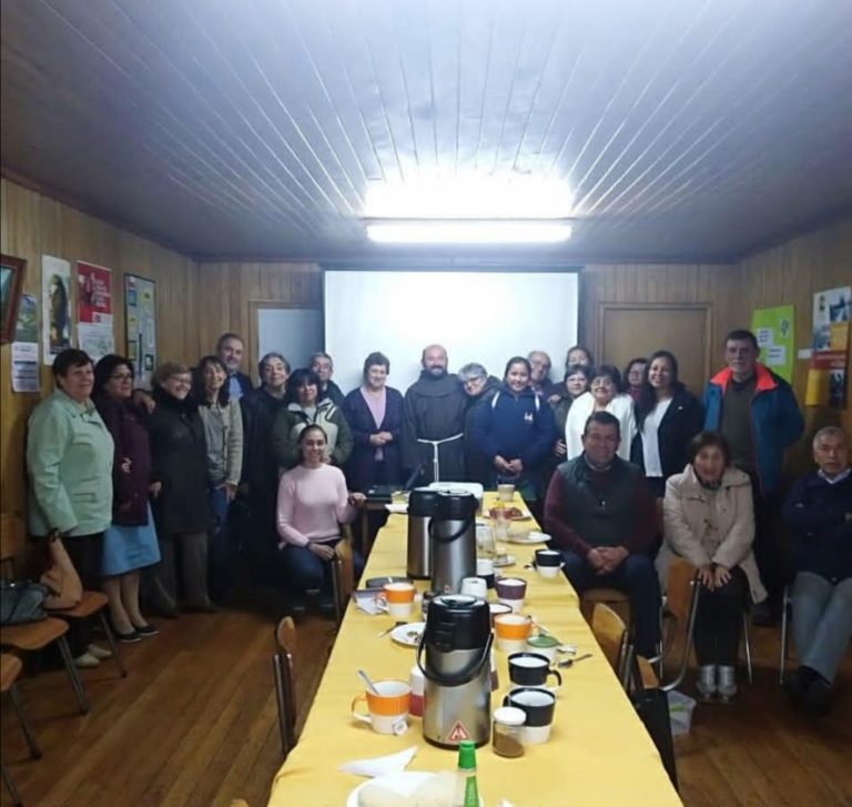 Parroquia Apóstol Santiago de Castro realizó escuela de formación para agentes pastorales